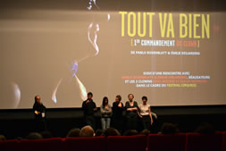 Clarisse Garban, assistante réalisatrice, Maïa Berling, élève clown, Pablo Rosenblatt, réalisateur, Susan Redmond, élève clown et Émilie Desjardins, réalisatriceDR