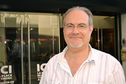 Jean-Yves Deffobis, enseignant formateur agréé par l'Institut Français de YogaDR