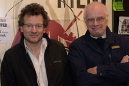 Laurent Bécue-Renard, réalisateur et Philippe Mathécowitsch, médecin chef de la base de défense
des pays de Loire
DR